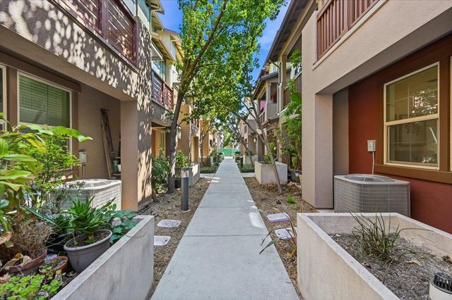 2982 Via Torino Pl, Santa Clara, CA 95051
