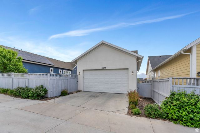11672 S WILLOW WALK DR, South Jordan, UT 84009