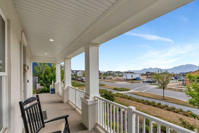 11672 S WILLOW WALK DR, South Jordan, UT 84009