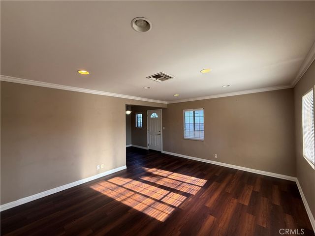 7051 Lindley, Reseda, CA 91335