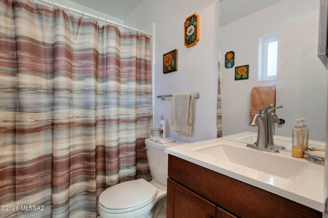 950 S Abrego Drive, Green Valley, AZ 85614