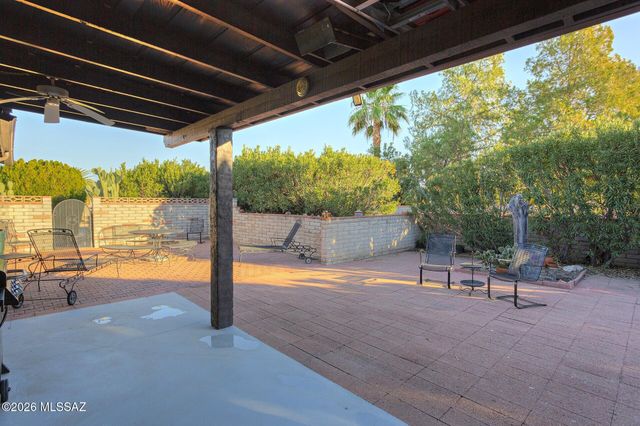 950 S Abrego Drive, Green Valley, AZ 85614