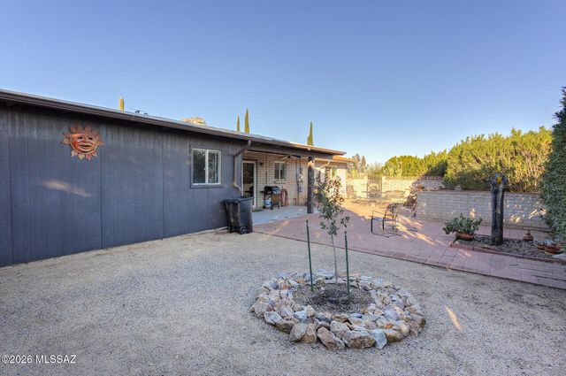 950 S Abrego Drive, Green Valley, AZ 85614