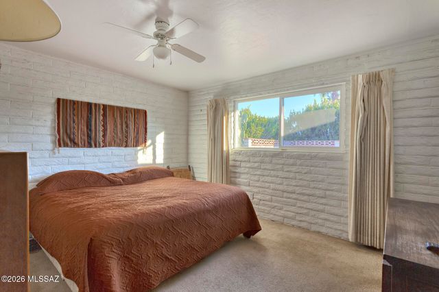 950 S Abrego Drive, Green Valley, AZ 85614