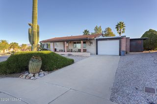 950 S Abrego Drive, Green Valley, AZ 85614