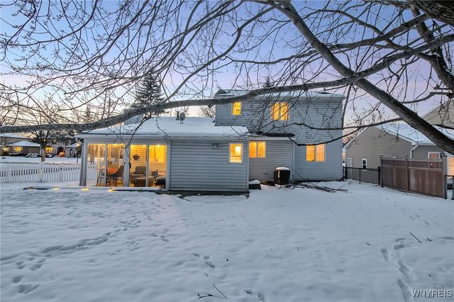 271 Sprucewood, Amherst, NY 14221