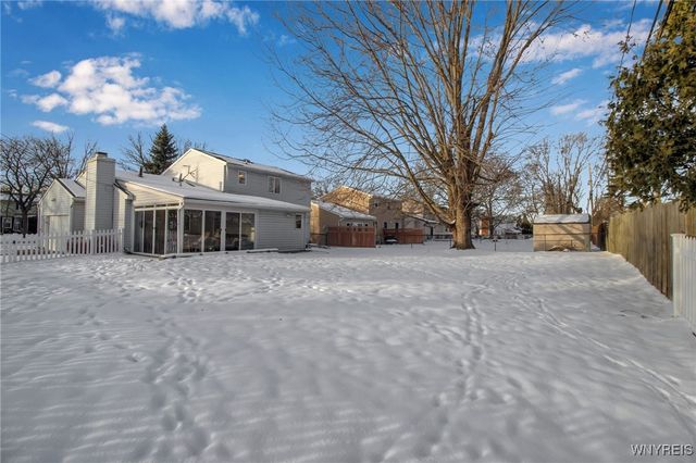 271 Sprucewood, Amherst, NY 14221