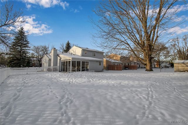 271 Sprucewood, Amherst, NY 14221