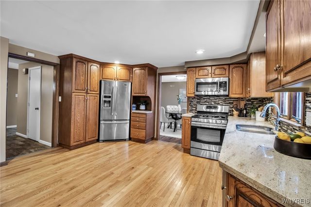 271 Sprucewood, Amherst, NY 14221