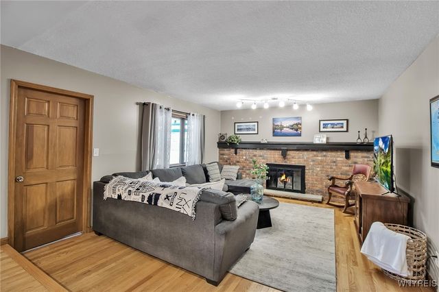 271 Sprucewood, Amherst, NY 14221