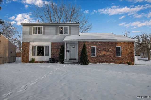 271 Sprucewood, Amherst, NY 14221