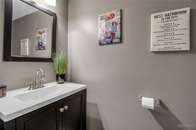 271 Sprucewood, Amherst, NY 14221