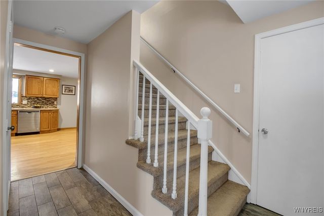 271 Sprucewood, Amherst, NY 14221