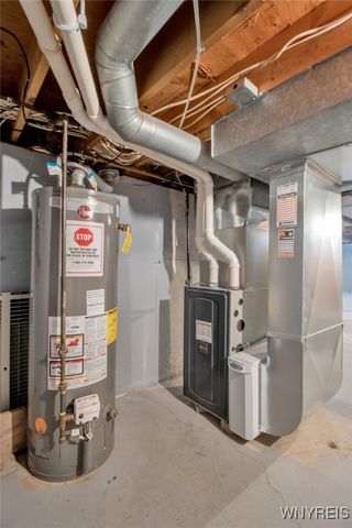 271 Sprucewood, Amherst, NY 14221