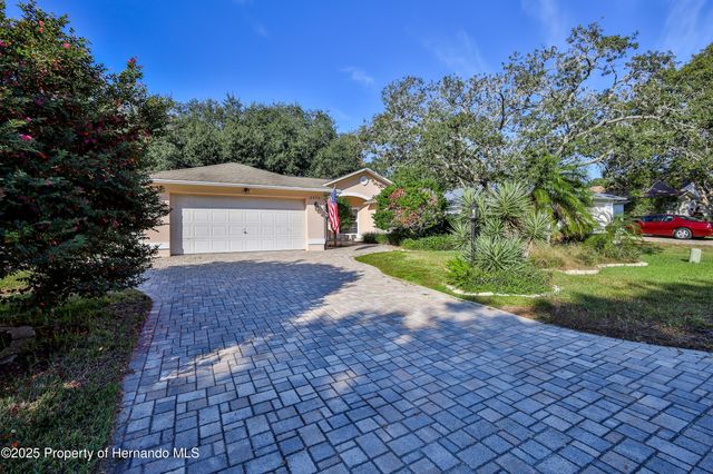 2075 Quailwood Lane, Spring Hill, FL 34606