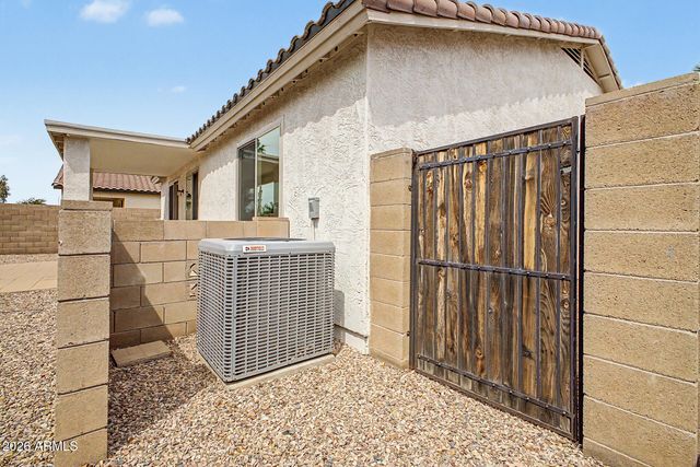 1940 S TALBOT Circle, Mesa, AZ 85209