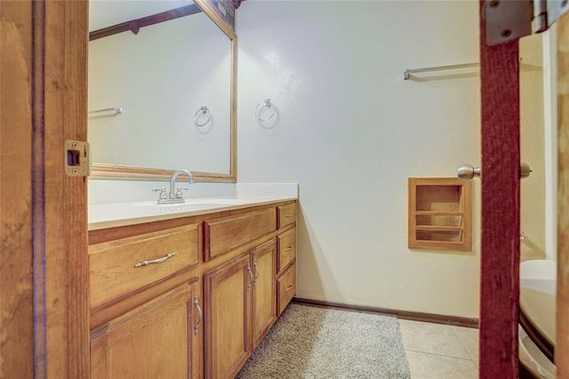 913 Elm Creek Drive, Moore, OK 73160