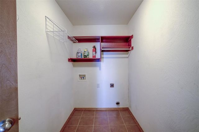 913 Elm Creek Drive, Moore, OK 73160