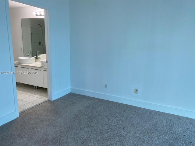 888 Biscayne Boulevard 3001, Miami, FL 33132