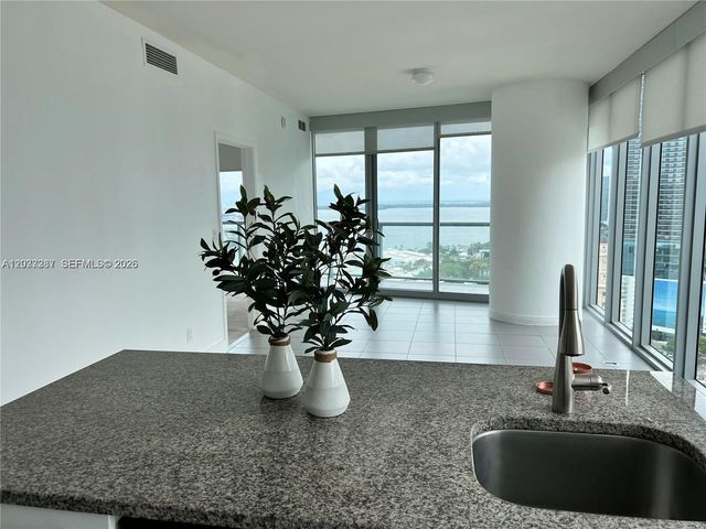 888 Biscayne Boulevard 3001, Miami, FL 33132