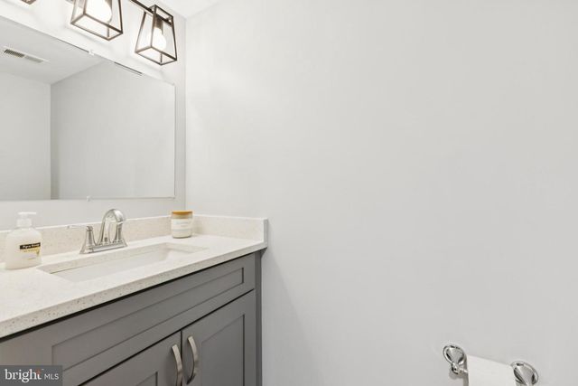 9814 DOCKSIDE TER, Montgomery Village, MD 20886