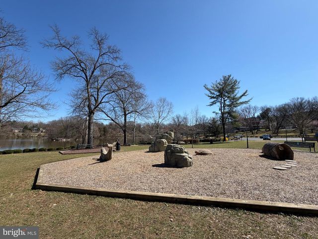 9814 DOCKSIDE TER, Montgomery Village, MD 20886