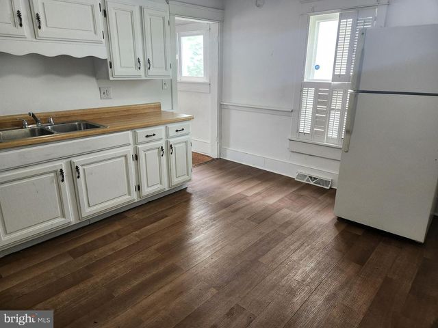 806 JOHN ST W, Martinsburg, WV 25401