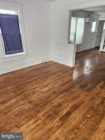 806 JOHN ST W, Martinsburg, WV 25401