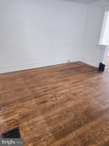 806 JOHN ST W, Martinsburg, WV 25401