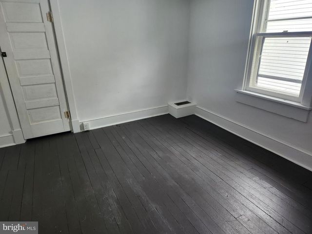 806 JOHN ST W, Martinsburg, WV 25401