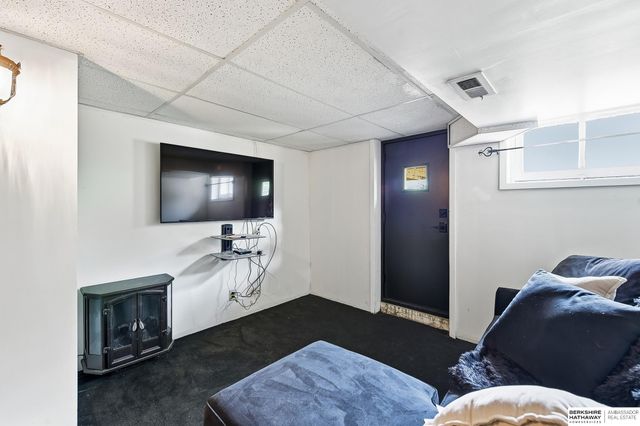 3320 N 53rd Street, Omaha, NE 68104