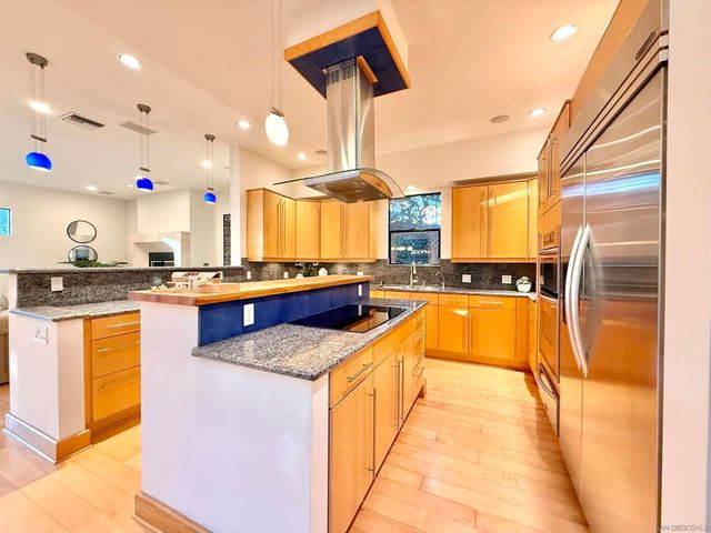 3566 Albatross St, San Diego, CA 92103