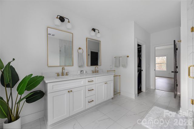 709 Tennyson Drive, Charlotte, NC 28208