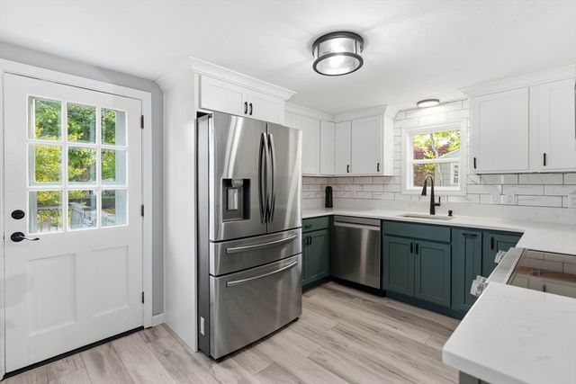 177 Seacoast Shores, Falmouth, MA 02536