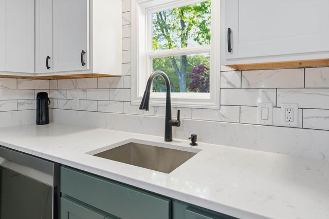 177 Seacoast Shores, Falmouth, MA 02536