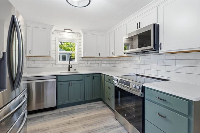 177 Seacoast Shores, Falmouth, MA 02536