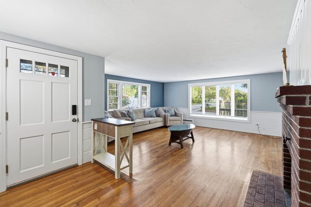 177 Seacoast Shores, Falmouth, MA 02536