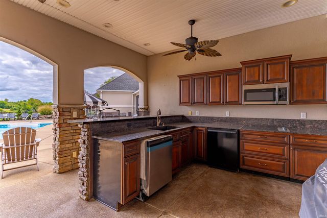 5455 Medinah Drive, Newburgh, IN 47630