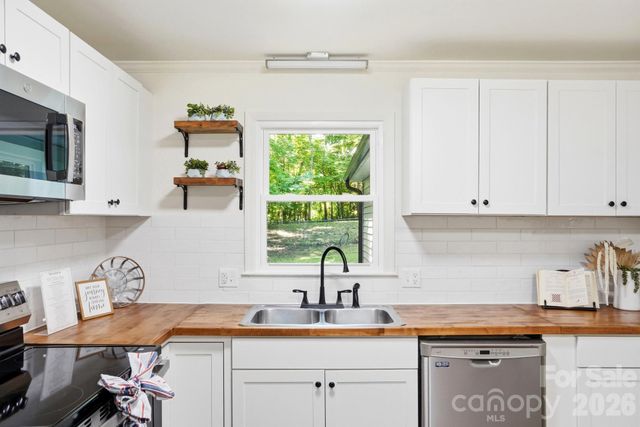 1927 Terra Lane, Lancaster, SC 29720