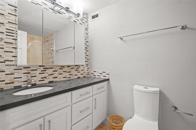 700 Biltmore Way 219, Coral Gables, FL 33134