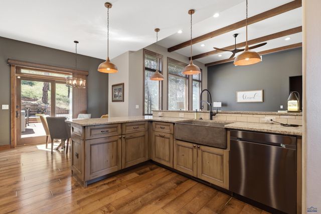 4421 CARRIAGE HILLS DR, Rapid City, SD 57702