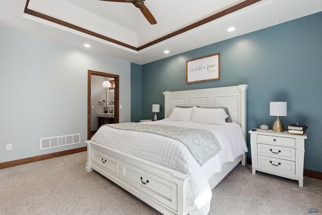 4421 CARRIAGE HILLS DR, Rapid City, SD 57702