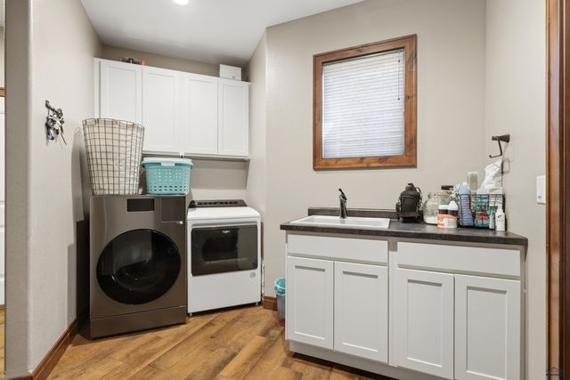4421 CARRIAGE HILLS DR, Rapid City, SD 57702