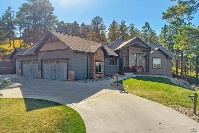 4421 CARRIAGE HILLS DR, Rapid City, SD 57702