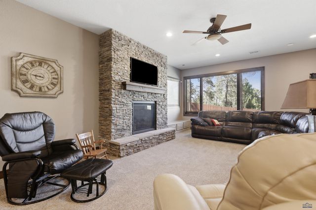 4421 CARRIAGE HILLS DR, Rapid City, SD 57702