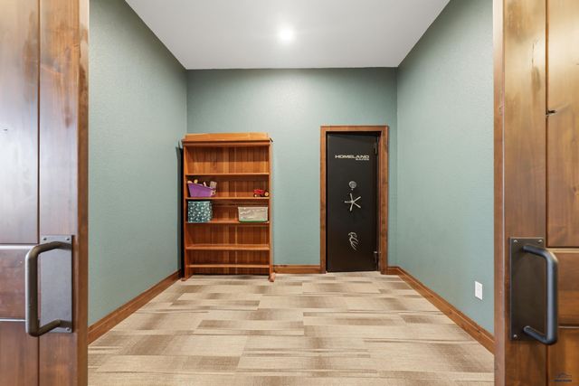 4421 CARRIAGE HILLS DR, Rapid City, SD 57702
