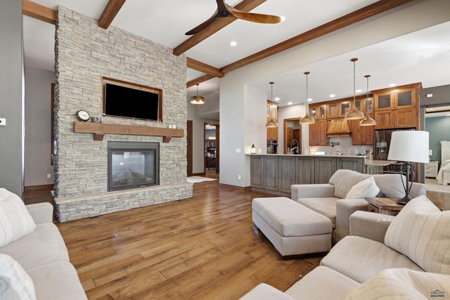 4421 CARRIAGE HILLS DR, Rapid City, SD 57702