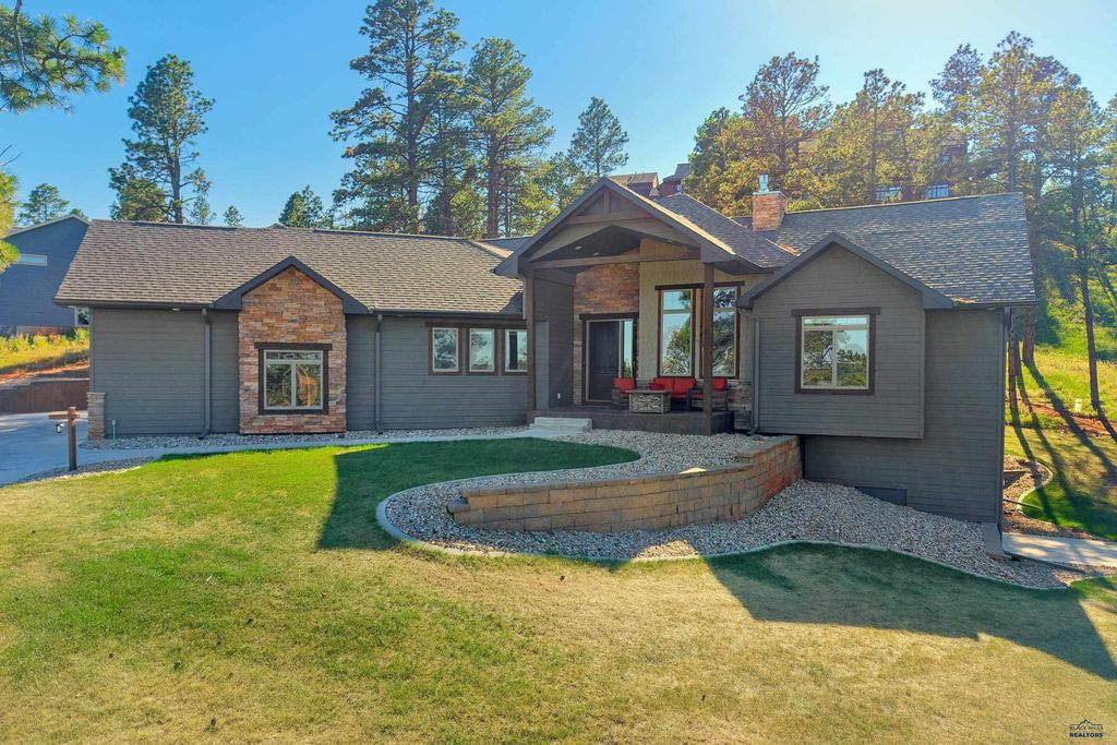 4421 CARRIAGE HILLS DR, Rapid City, SD 57702