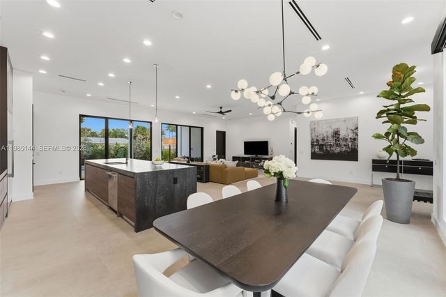 301 NE 27th Dr, Wilton Manors, FL 33334