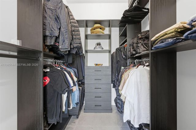 301 NE 27th Dr, Wilton Manors, FL 33334